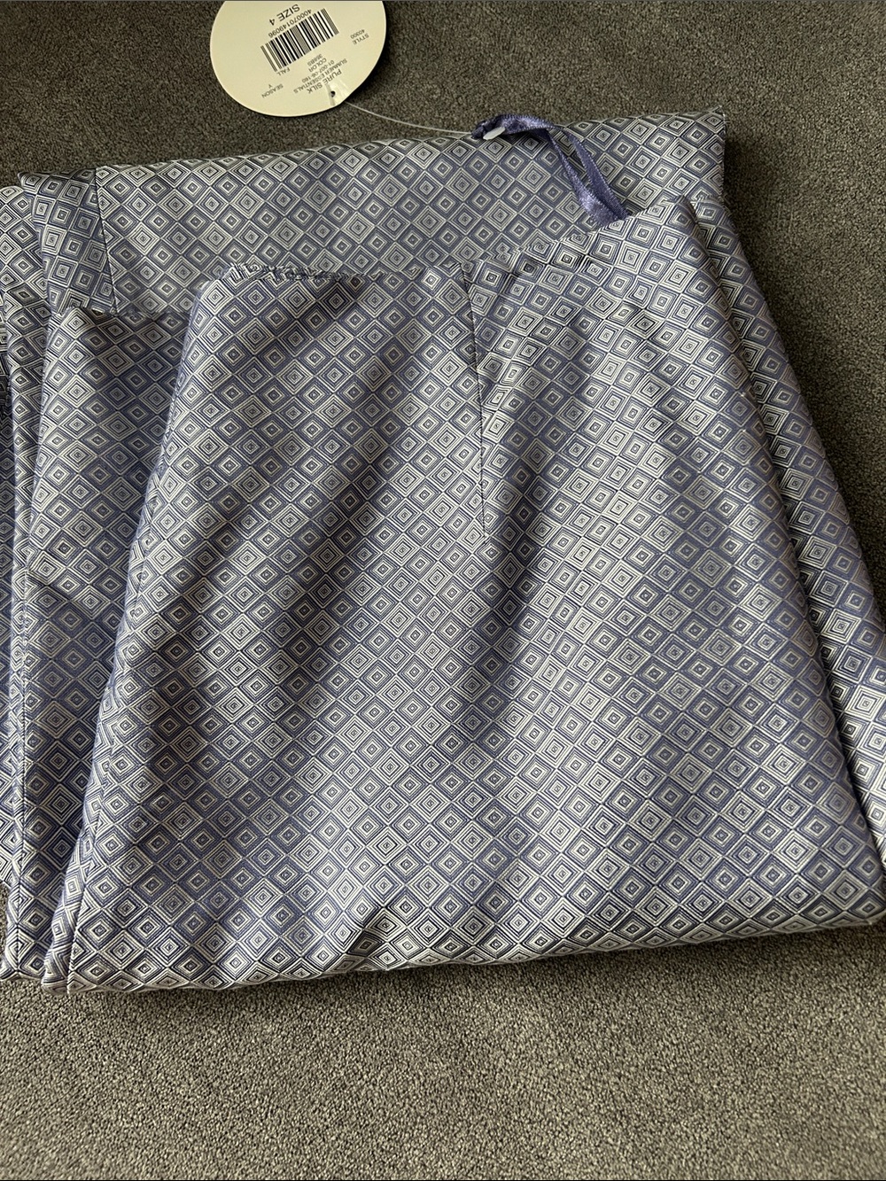Valerie Stevens Lavender Geometric Diamond-Print silk pants.
